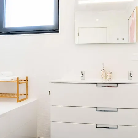 Lux House Nyaraló Ponta Delgada