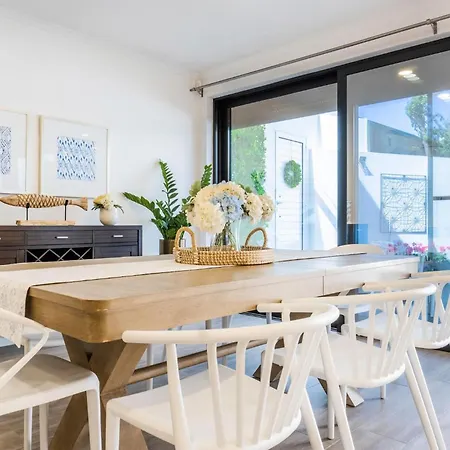 Lux House Holiday home *